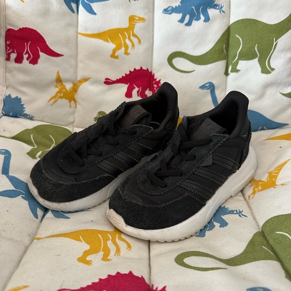 Adidas Kids Sneakers Black Ortholite Cloudfoam Size 9K - Picture 1 of 4